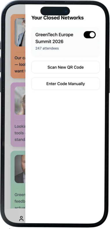 An attendee's closed event network in MINGOL, with options to scan a QR code or enter an invitation code.